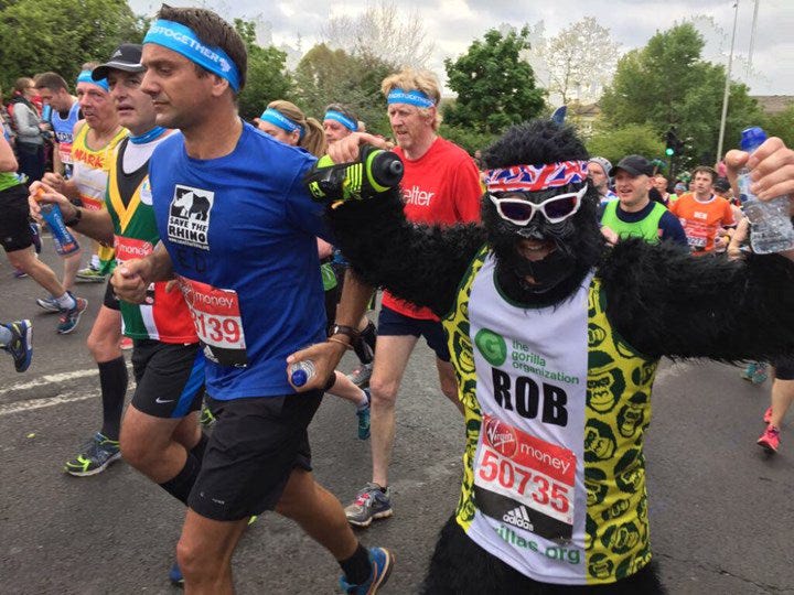 Robert "The Gorilla" Cumming runs the 2017 London Marathon